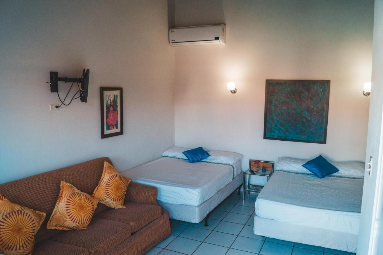 Courtesy Apartments Aruba Oranjestad Kültér fotó